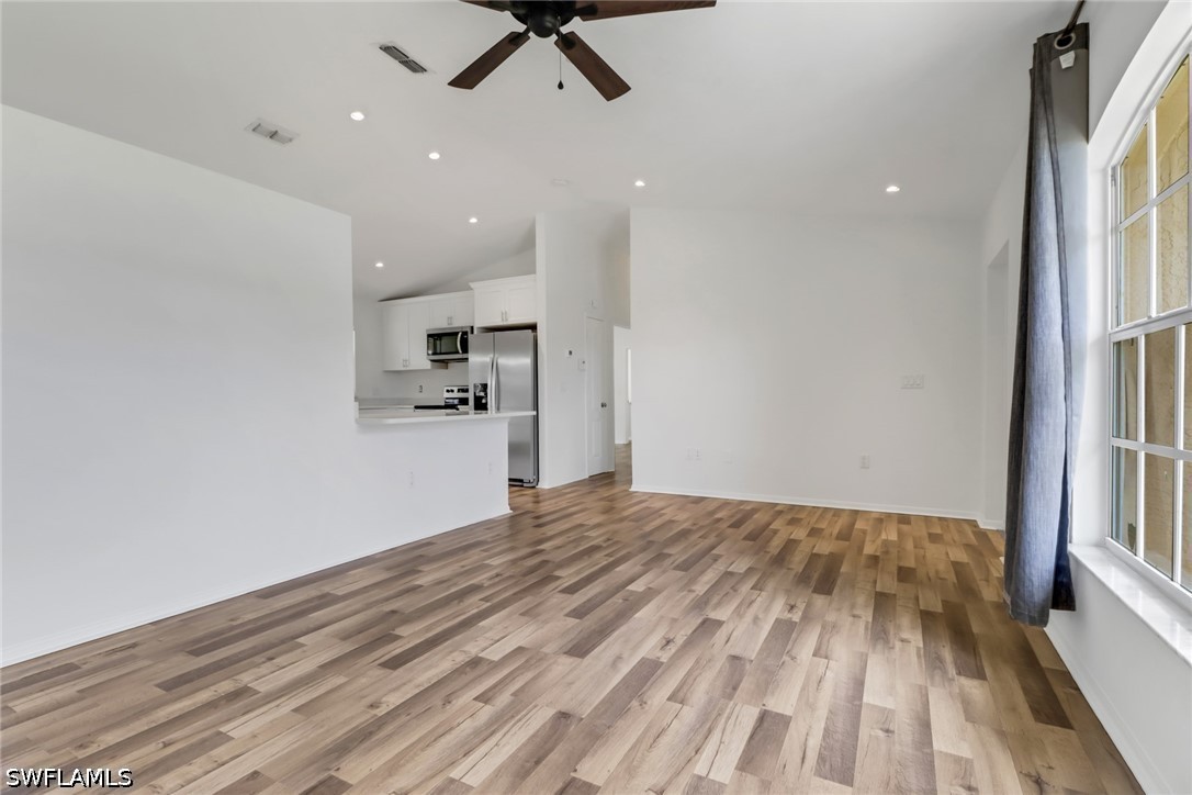 3 Bed SingleFamilyResidence for Sale in San Carlos Park, photo 7