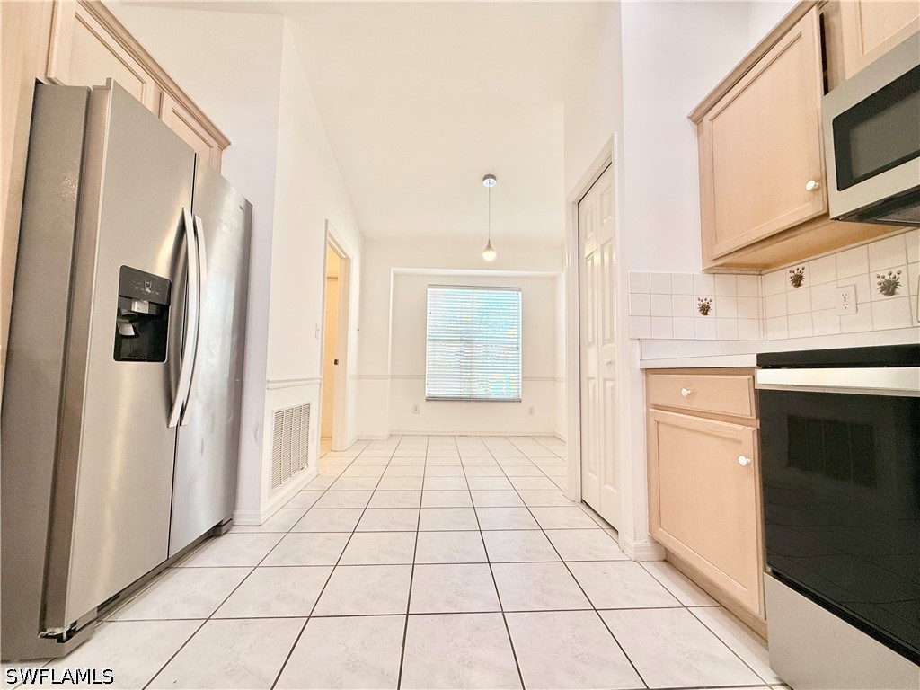 3 Bed Attached for Sale in Walden Shores, photo 7