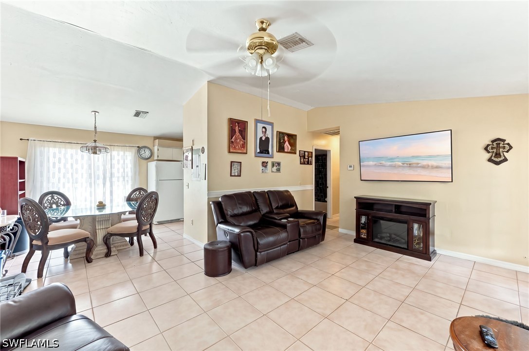 3 Bed SingleFamilyResidence for Sale in Naples, photo 7