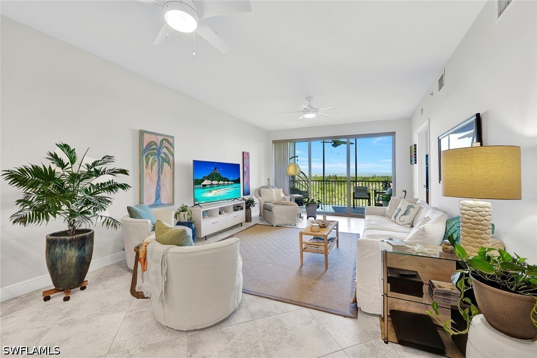 3 Bed Waterfront Home for Sale in The Carlysle, photo 7