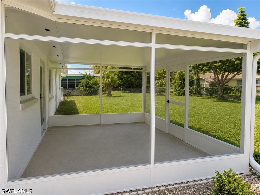 2 Bed SingleFamilyResidence for Sale in Fort Myers, photo 7