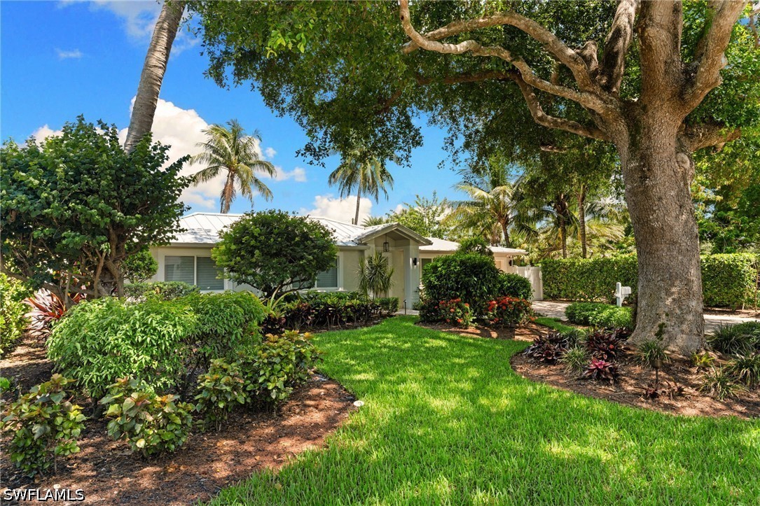 3 Bed Pool Home for Sale in Olde Naples, photo 7