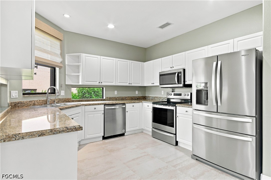3 Bed Waterfront Home for Sale in Fort Myers, photo 7