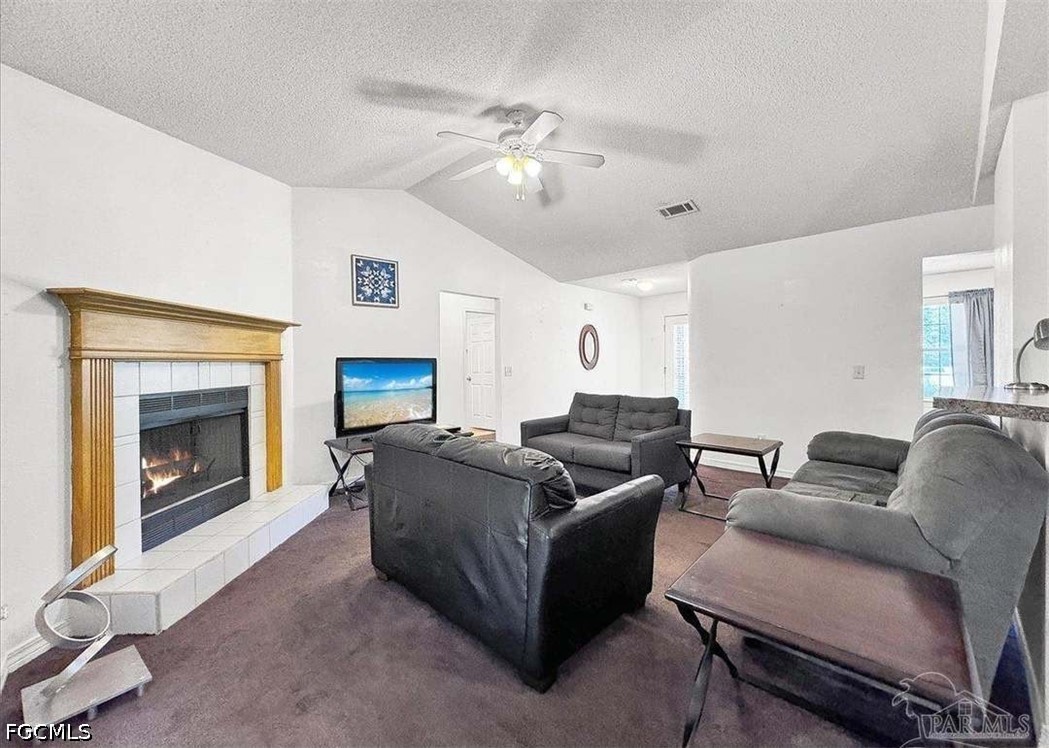3 Bed SingleFamilyResidence for Sale in Acreage, photo 7
