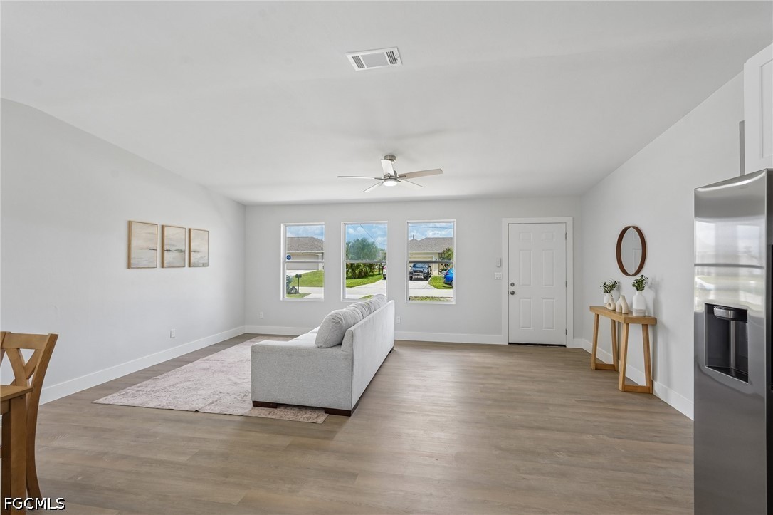 3 Bed SingleFamilyResidence for Sale in Cape Coral, photo 7