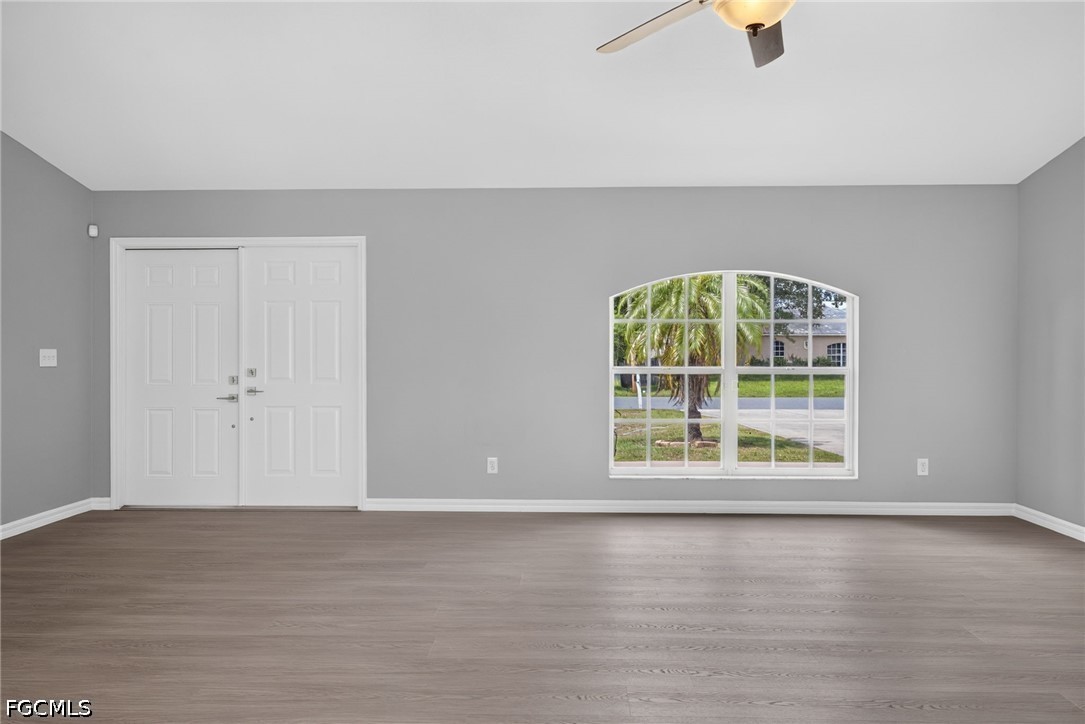 3 Bed SingleFamilyResidence for Sale in Lehigh Acres, photo 7