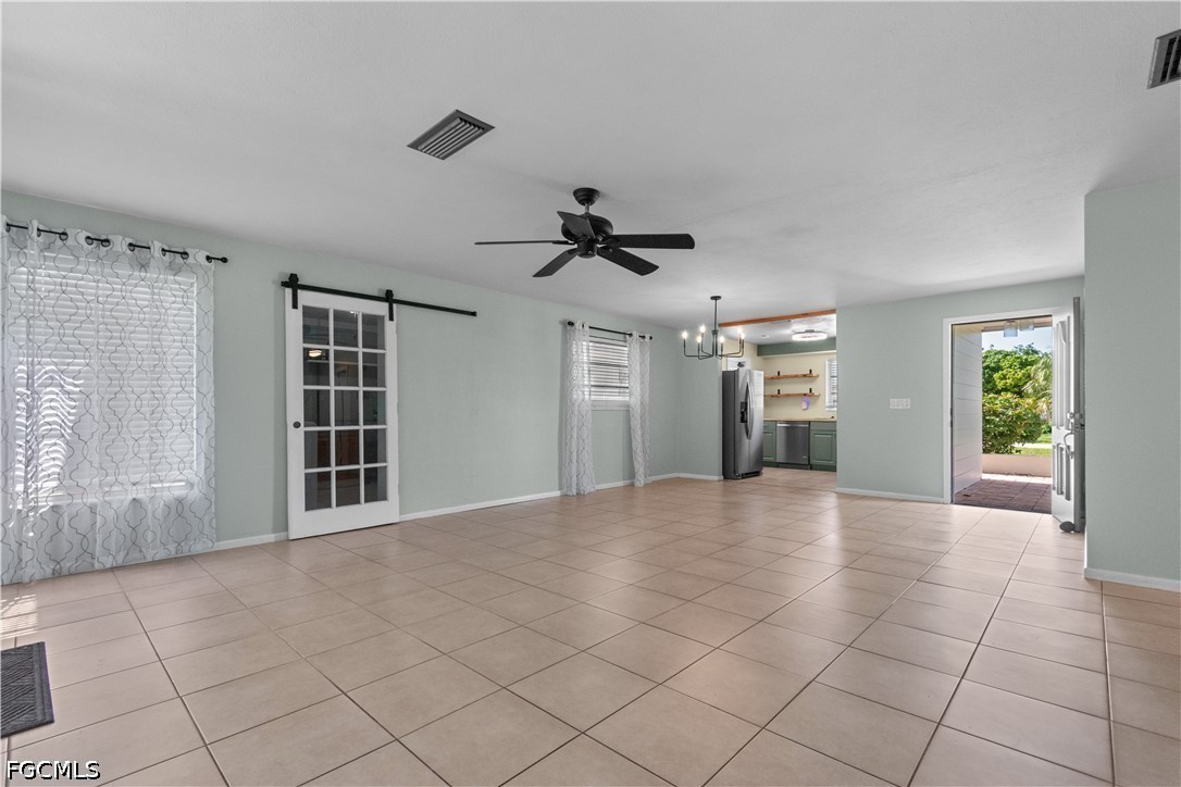2 Bed SingleFamilyResidence for Sale in Fort Myers, photo 7