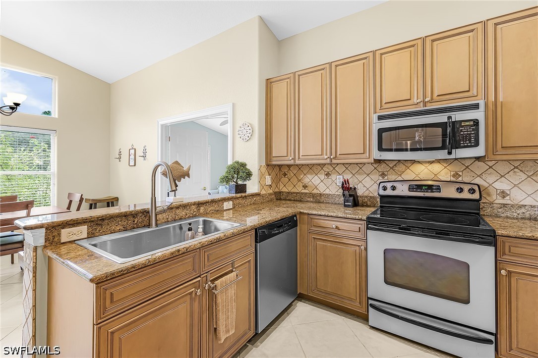 3 Bed Waterfront Home for Sale in Naples, photo 7