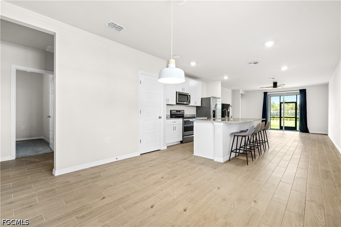 3 Bed SingleFamilyResidence for Sale in Crescent Lakes, photo 7