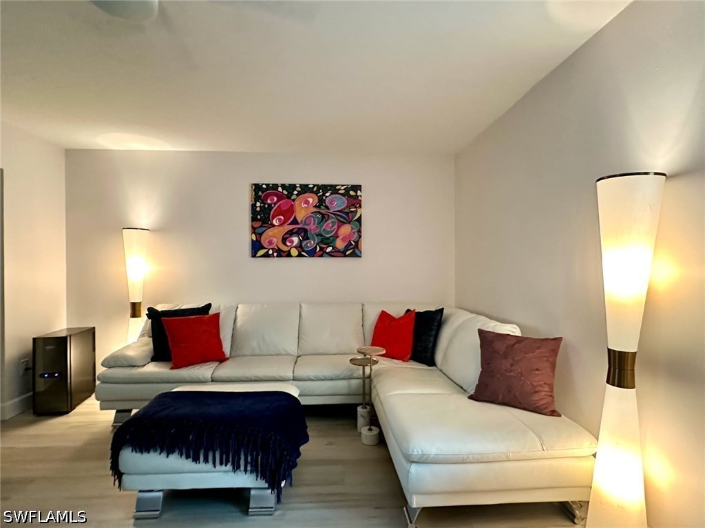 1 Bed Condominium for Sale in Naples, photo 7
