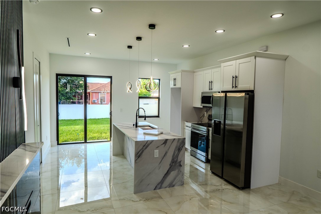 3 Bed SingleFamilyResidence for Sale in Lehigh Acres, photo 7