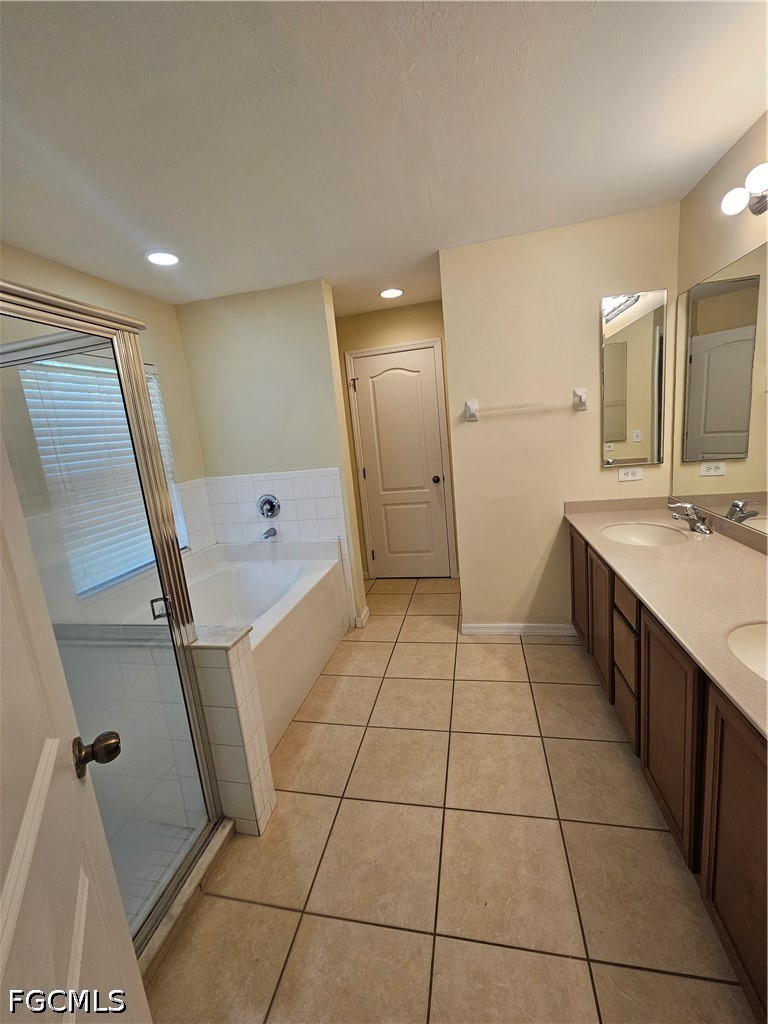 3 Bed SingleFamilyResidence for Sale in Lehigh Acres, photo 7