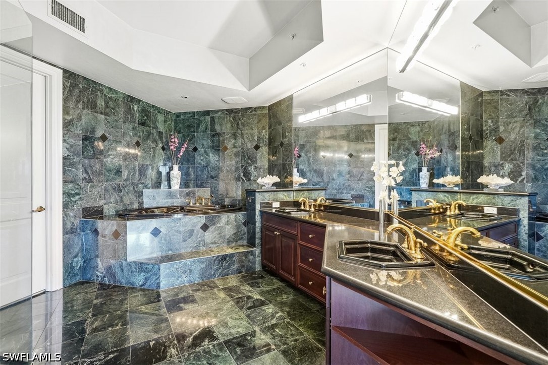 4 Bed Condominium for Sale in Bonita Springs, photo 7