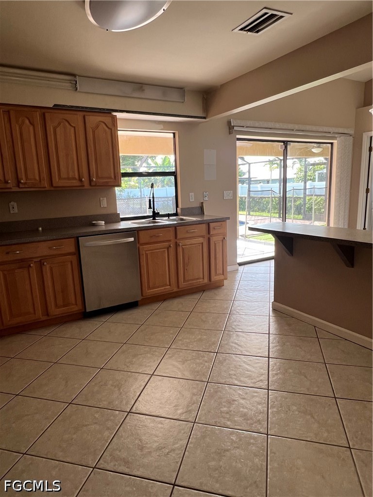 3 Bed Pool Home for Sale in Cape Coral, photo 7