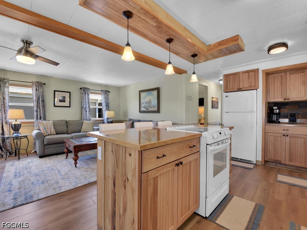 2 Bed ManufacturedHome for Sale in Fort Myers, photo 7