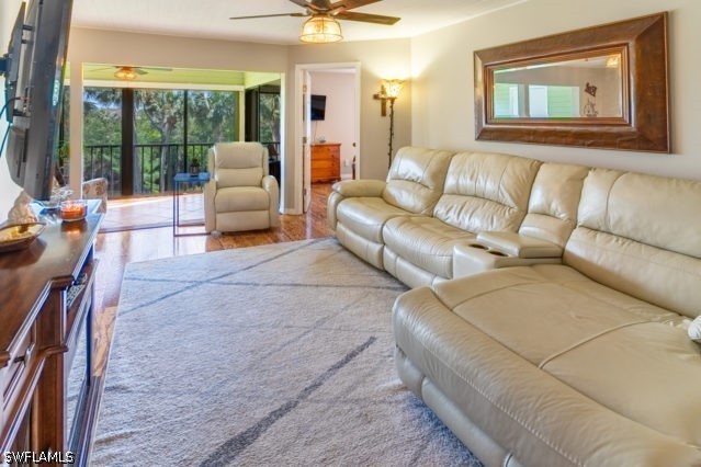 2 Bed Waterfront Home for Sale in Fort Myers, photo 7