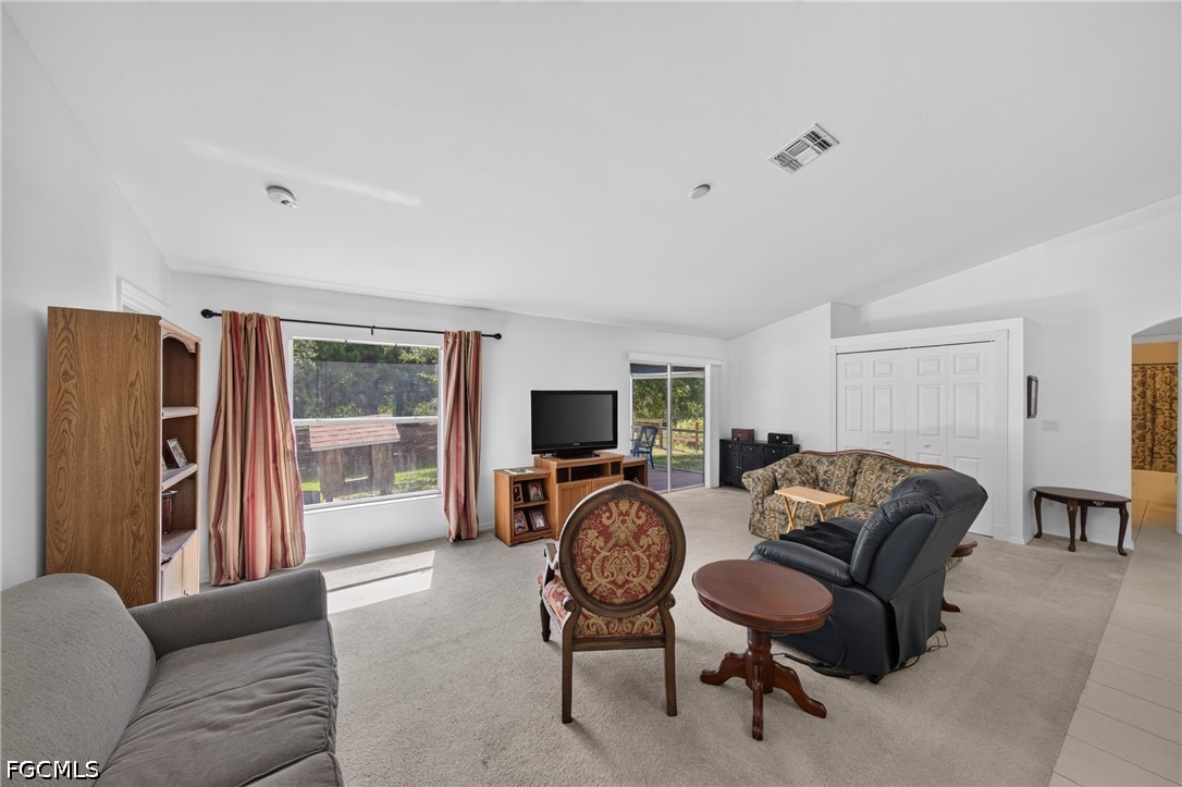3 Bed SingleFamilyResidence for Sale in Lehigh Acres, photo 7