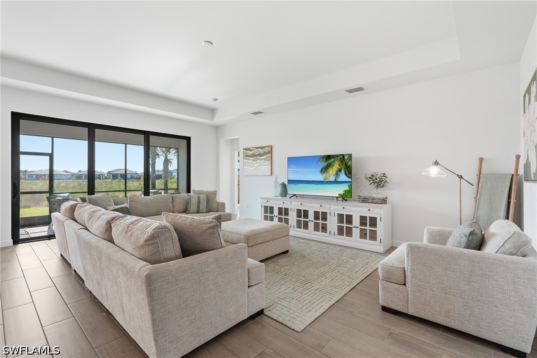 4 Bed SingleFamilyResidence for Sale in Estero, photo 7