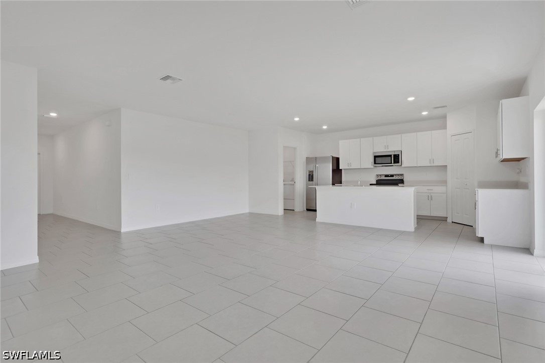 5 Bed Waterfront Home for Sale in Savanna Lakes, photo 7