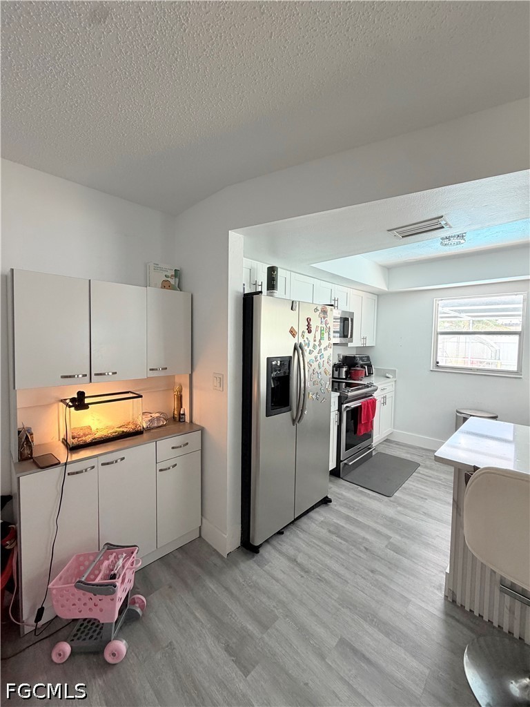 3 Bed Pool Home for Sale in Cape Coral, photo 7