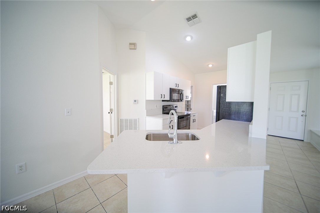 3 Bed SingleFamilyResidence for Sale in Lehigh Acres, photo 7