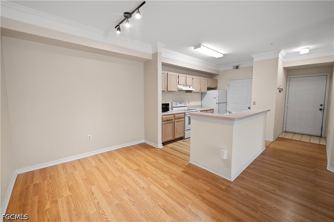 3 Bed Condominium for Sale in Royal Greens, photo 7