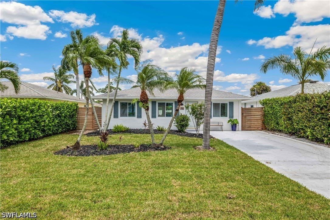 3 Bed Pool Home for Sale in Naples Park, photo 7