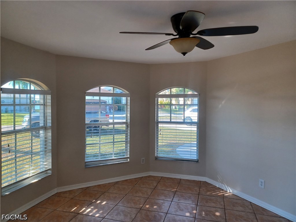 3 Bed Pool Home for Sale in Cape Coral, photo 7