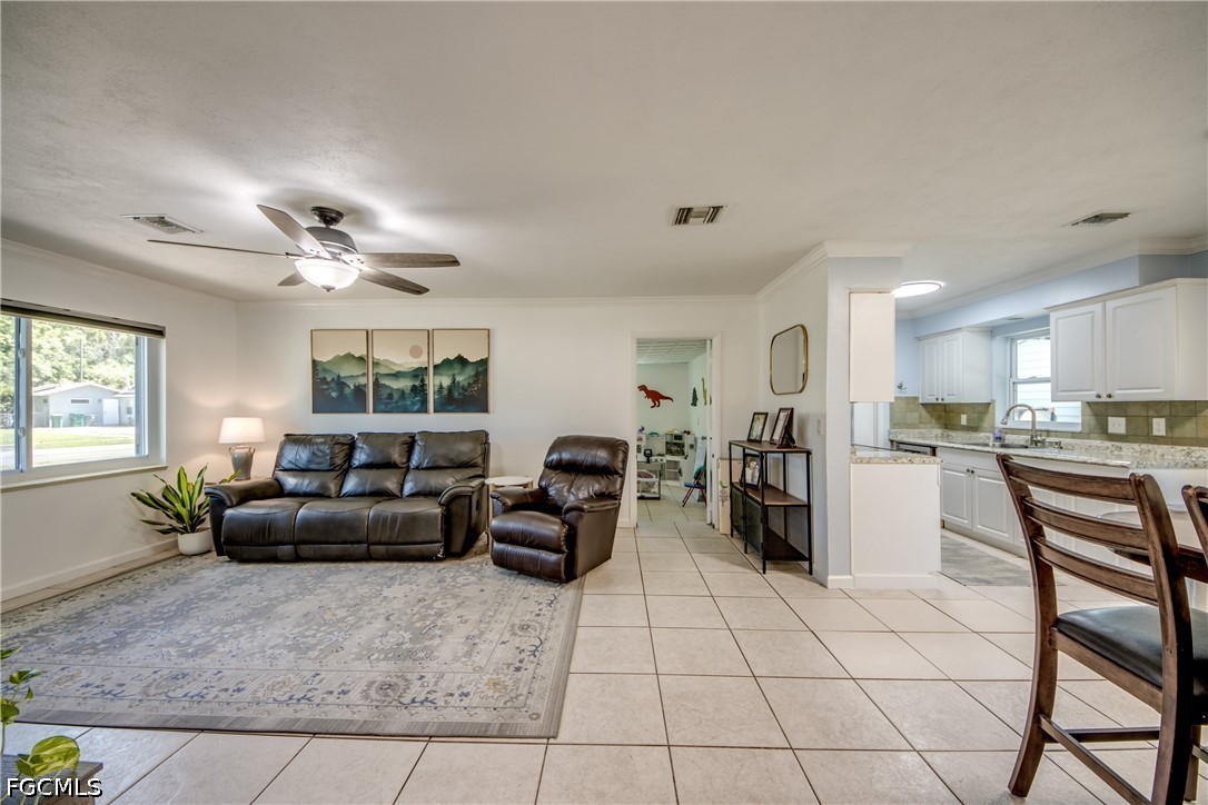 3 Bed SingleFamilyResidence for Sale in Naples, photo 7