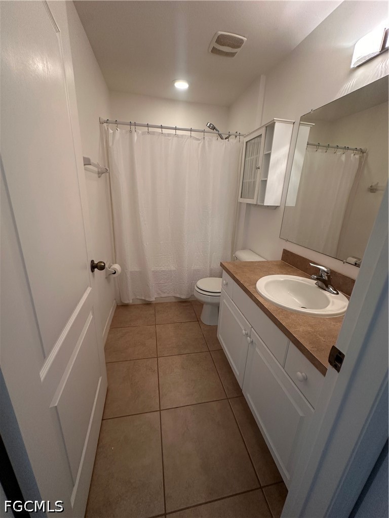 3 Bed SingleFamilyResidence for Sale in Lehigh Acres, photo 7