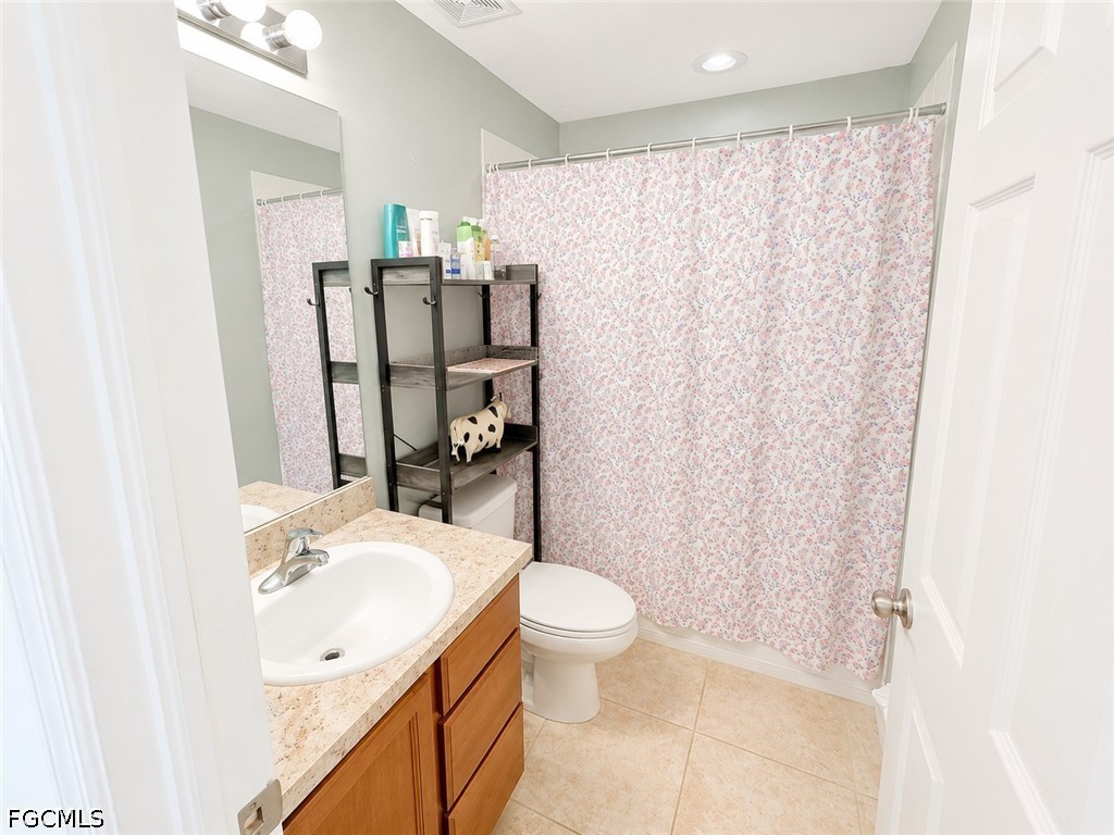 3 Bed SingleFamilyResidence for Sale in Cape Coral, photo 7