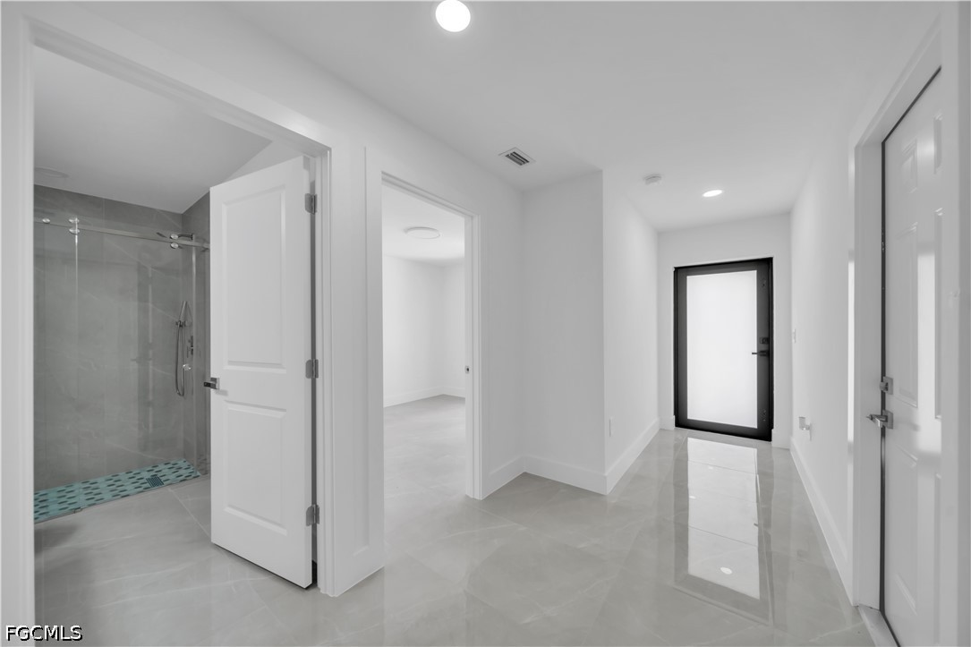 6 Bed Duplex for Sale in Lehigh Estates, photo 7