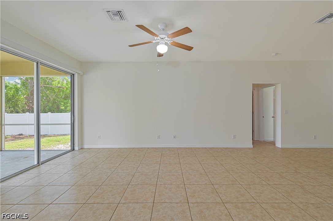 3 Bed SingleFamilyResidence for Sale in Cape Coral, photo 7