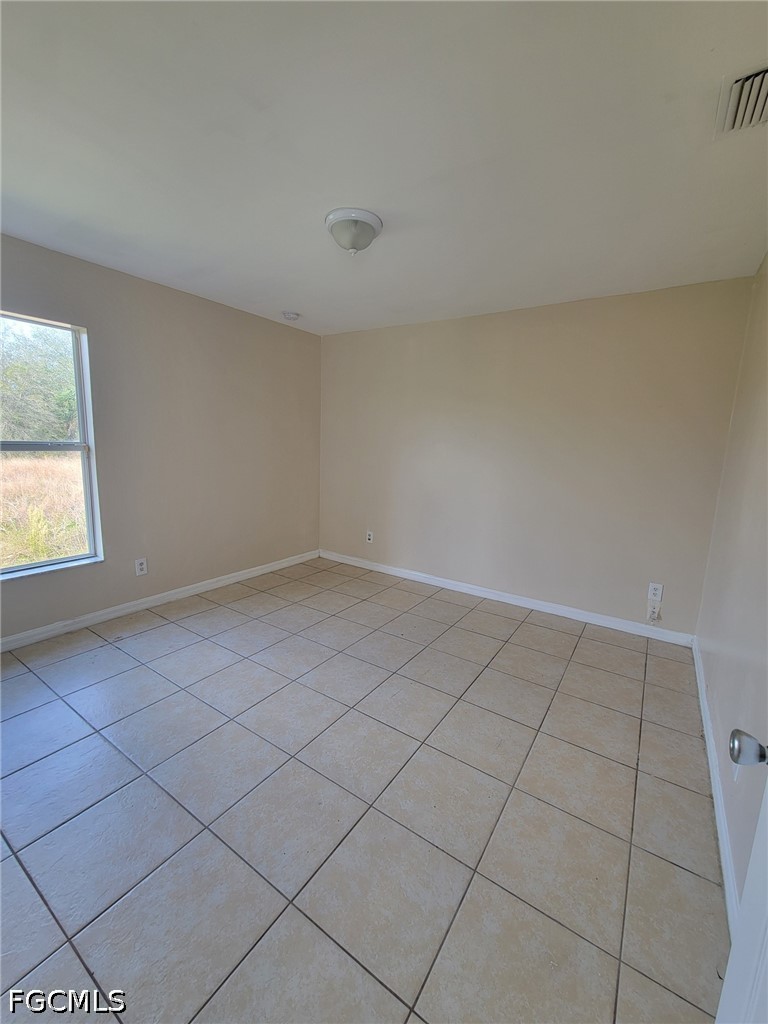 4 Bed SingleFamilyResidence for Sale in Lehigh Acres, photo 7