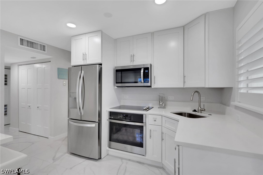 2 Bed Condominium for Sale in Naples, photo 7