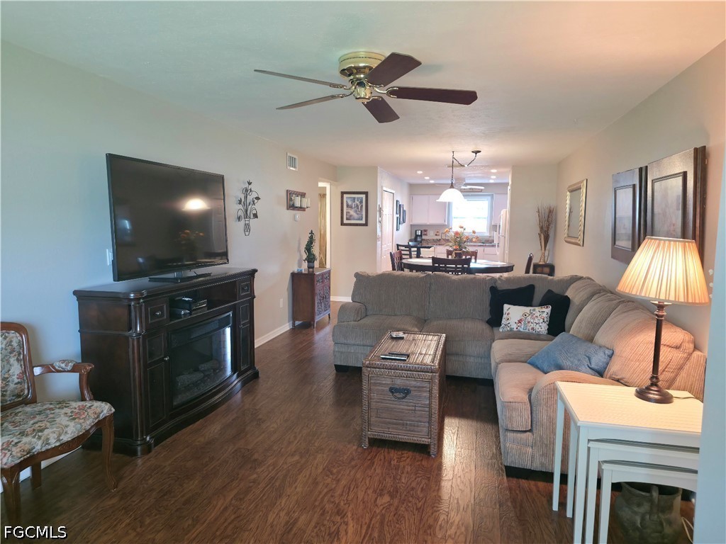 1 Bed Pool Home for Sale in Fort Myers, photo 7
