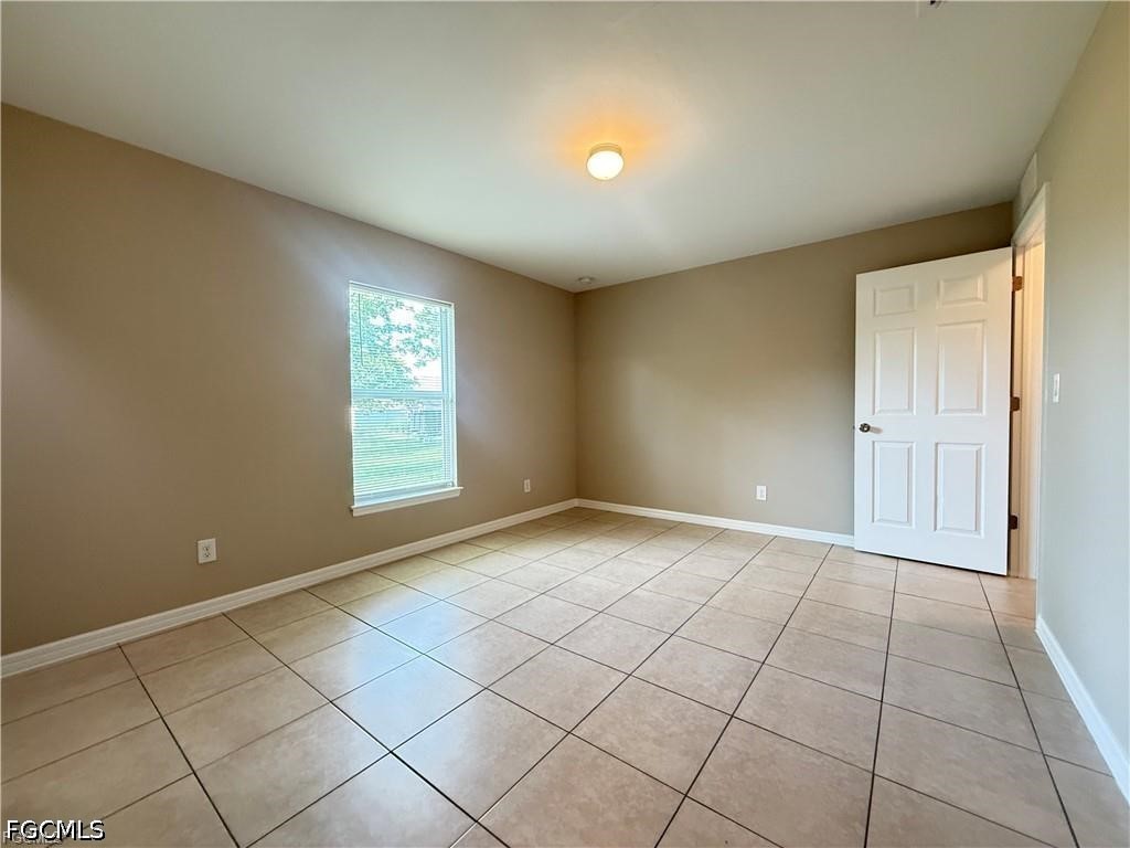 3 Bed SingleFamilyResidence for Sale in Cape Coral, photo 7