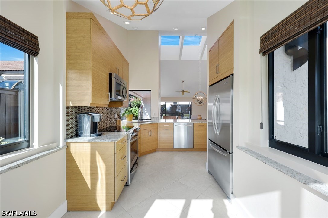 2 Bed Pool Home for Sale in Bay Villas, photo 7