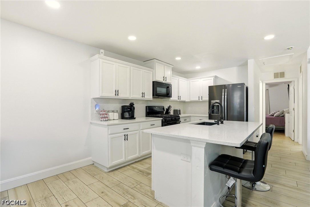 3 Bed Pool Home for Sale in Cape Coral, photo 7