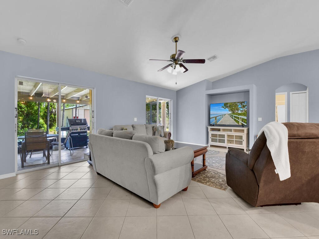 3 Bed SingleFamilyResidence for Sale in Naples, photo 8