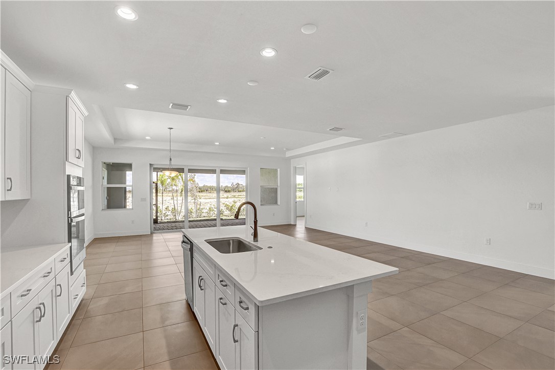 3 Bed Pool Home for Sale in Regency, photo 8