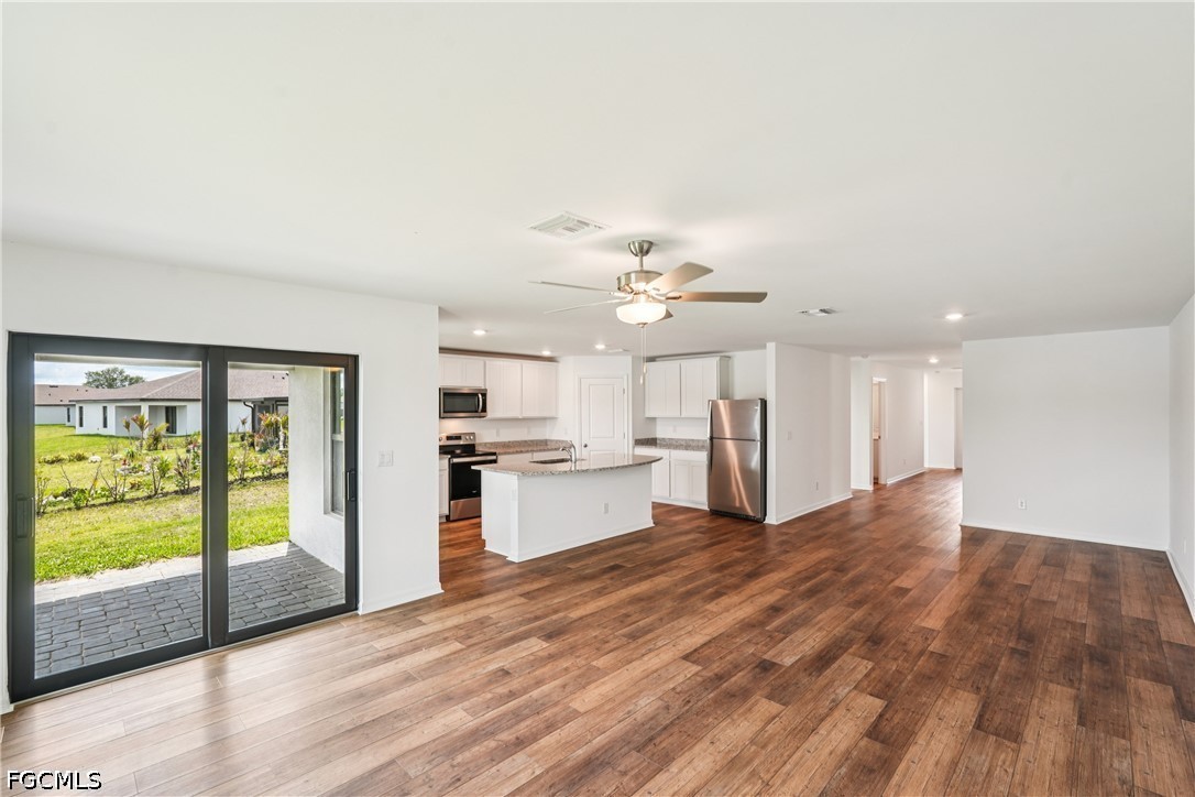 5 Bed Waterfront Home for Sale in Labelle, photo 8