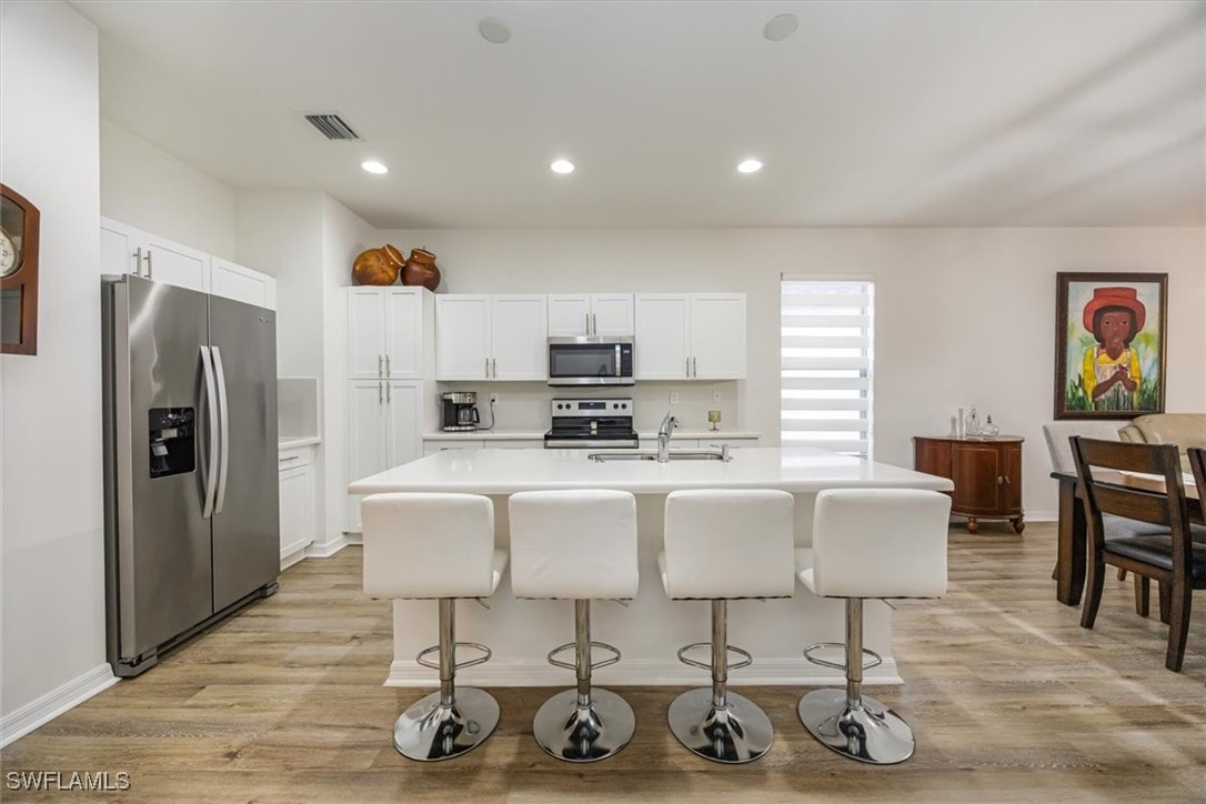 3 Bed SingleFamilyResidence for Sale in Silverwood, FL — photo 8