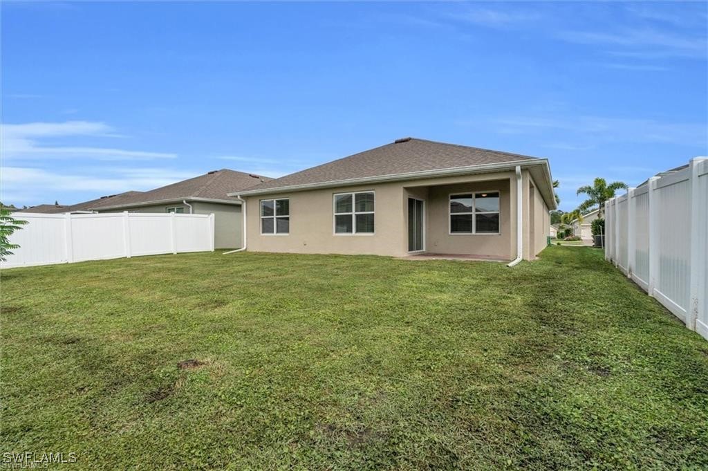 3 Bed SingleFamilyResidence for Sale in Entrada, FL — photo 8