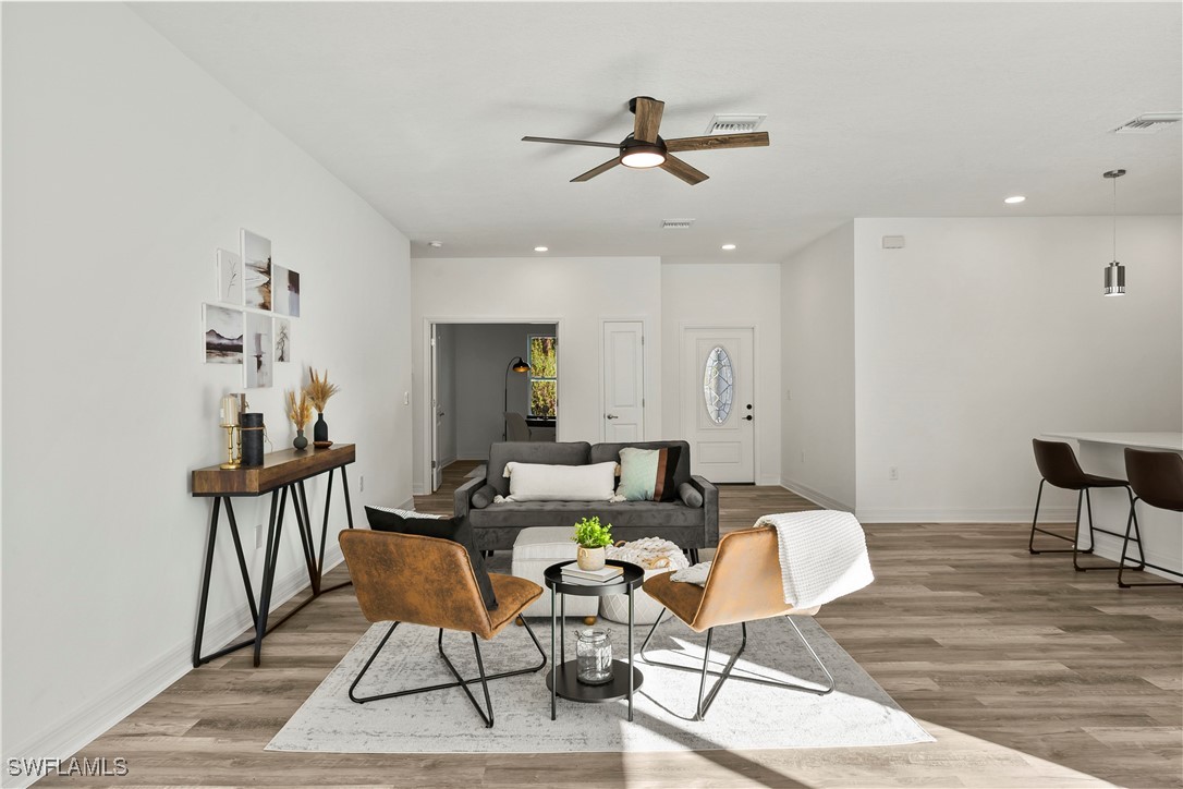 3 Bed SingleFamilyResidence for Sale in Port Charlotte, photo 8