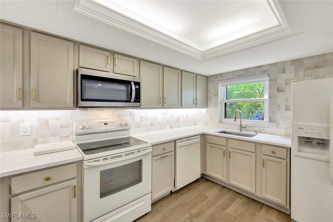 2 Bed Waterfront Home for Sale in Naples, photo 8