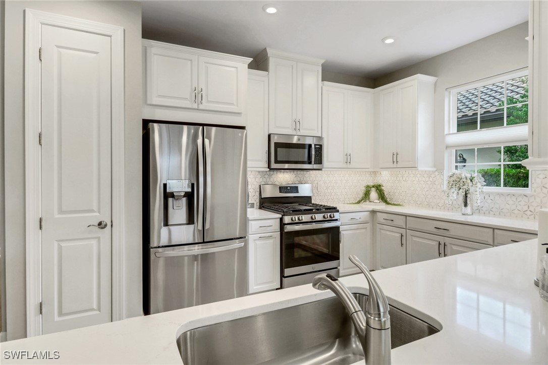 2 Bed Attached for Sale in Naples, photo 8