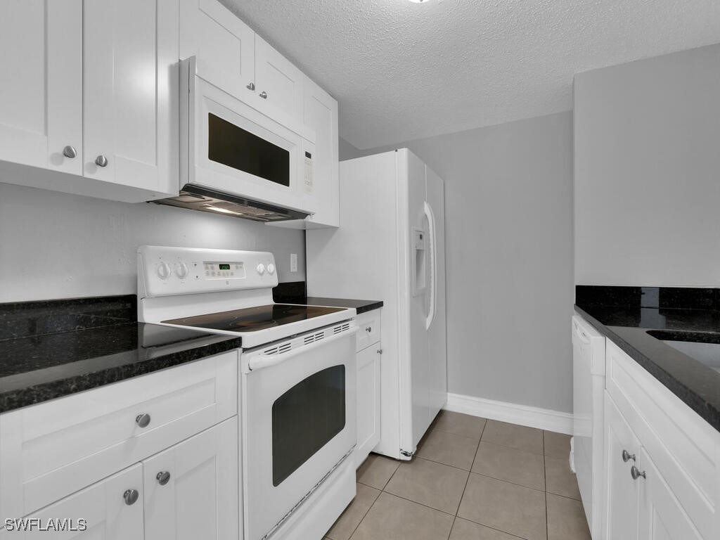 2 Bed Condominium for Sale in Fort Myers, photo 8