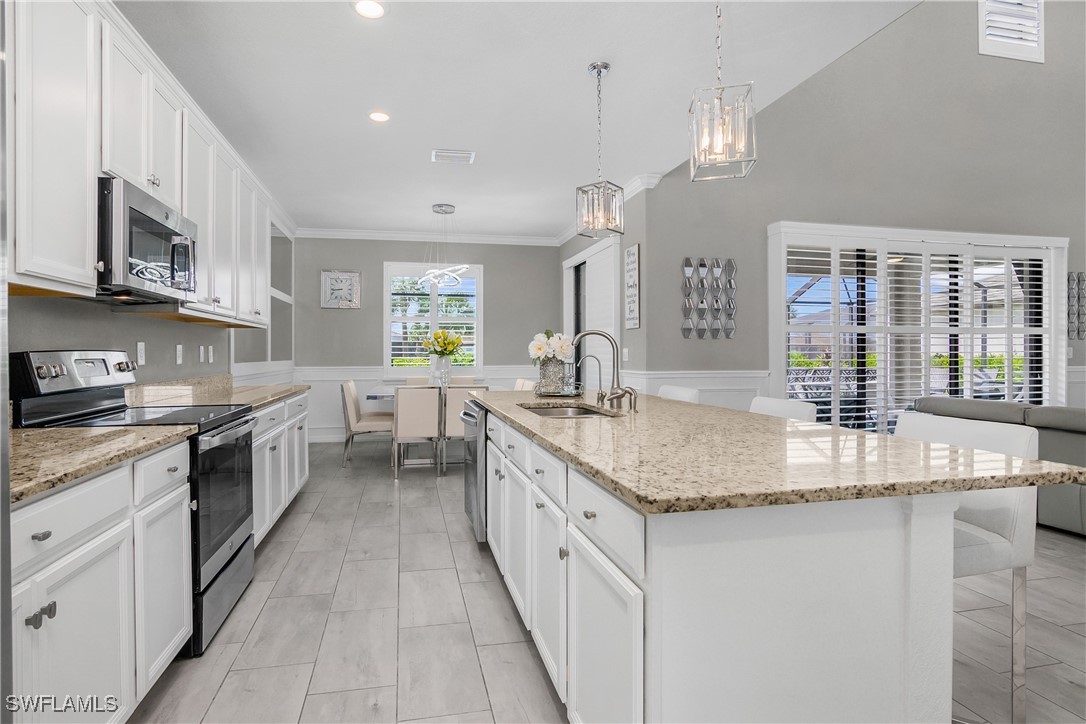 6 Bed Pool Home for Sale in Estero, photo 8