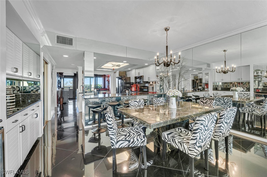 2 Bed Waterfront Home for Sale in Hyde Park, photo 8